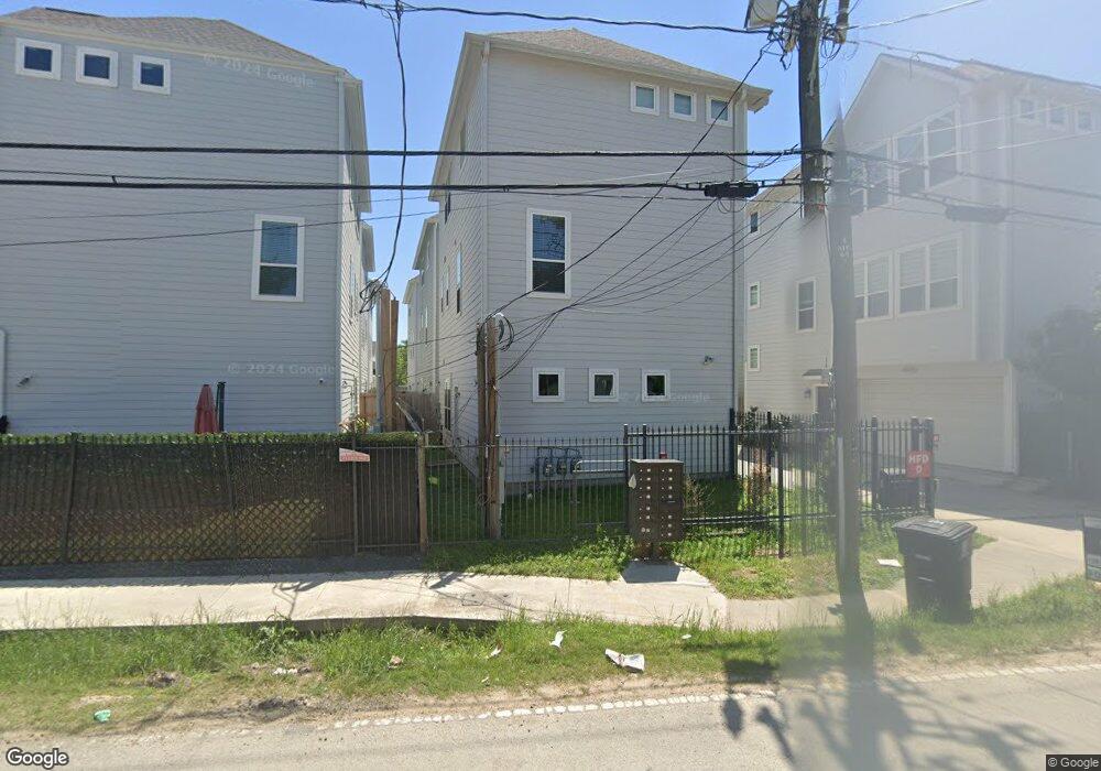 679 Link Rd, Houston, TX 77009 - photo 1