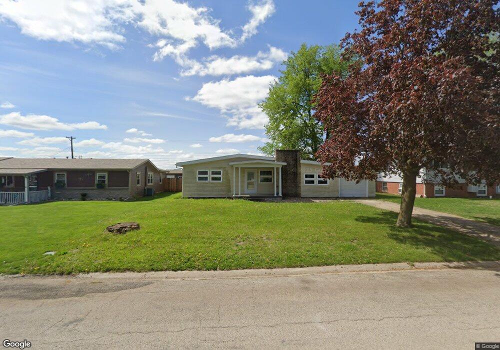 235 Mayfair Dr, Lincoln, IL 62656 - photo 1