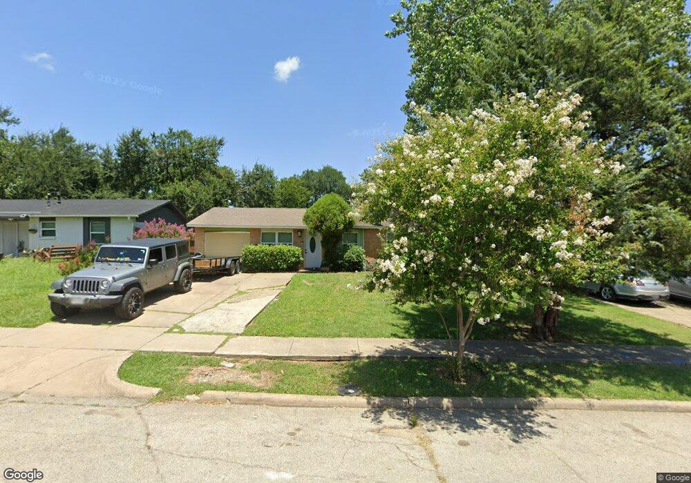 1215 Briarwood Dr, Mesquite, TX 75149 - photo 1