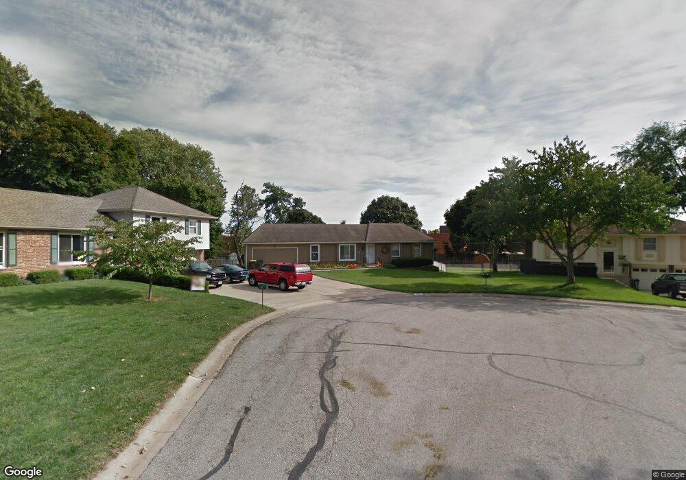 6125 Hauser Dr, Shawnee, KS 66216 - photo 1