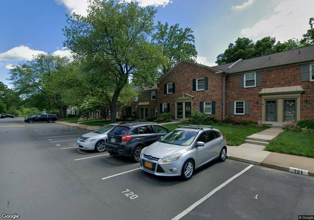 5843 Rexford Dr unit 720, Springfield, VA 22152 - photo 1