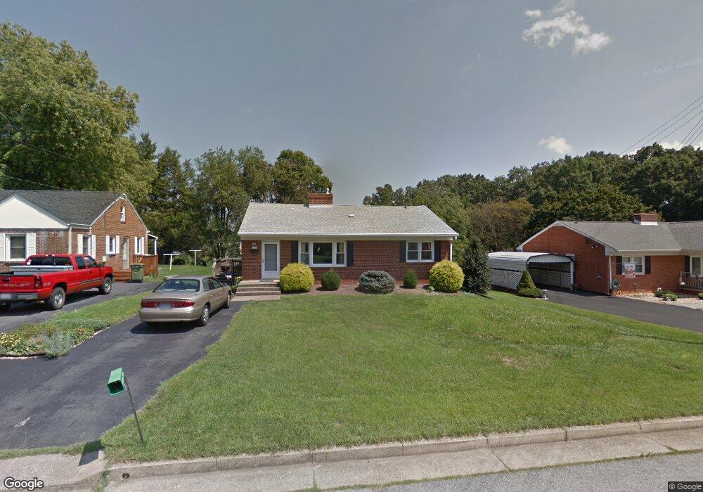 2127 Cortland St, Waynesboro, VA 22980 - photo 1