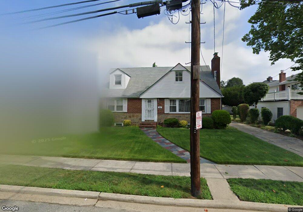 152 Regent Place, West Hempstead, NY 11552 - photo 1