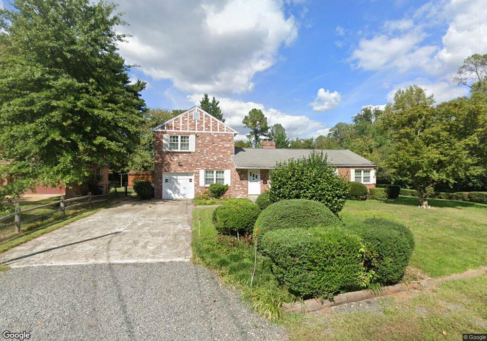 6900 Hutchison St, Falls Church, VA 22043 - photo 1