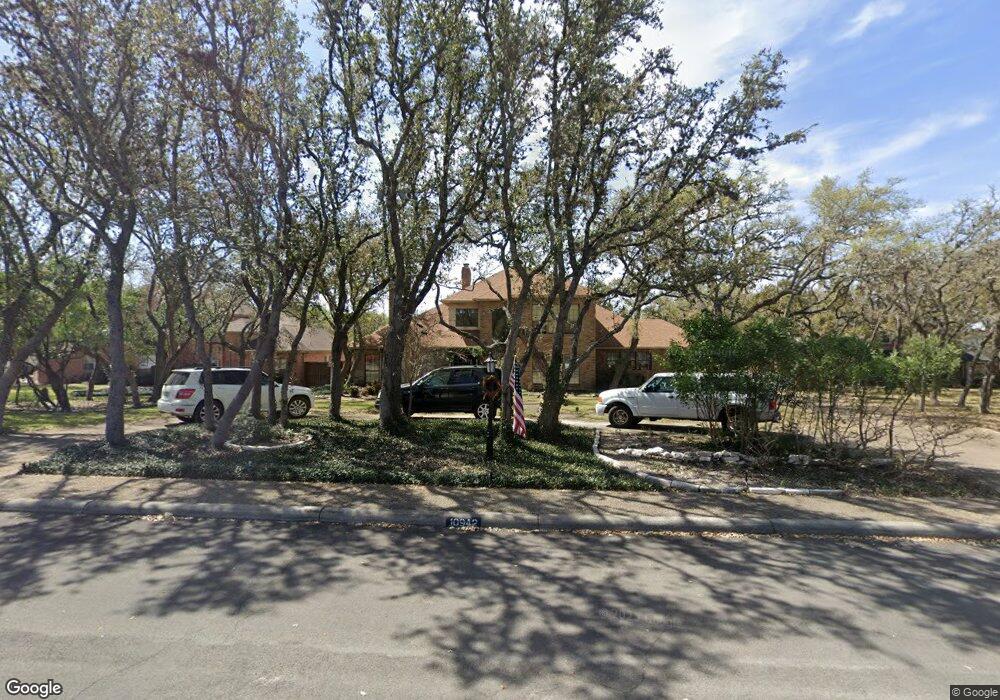 10942 Hunters Way, Helotes, TX 78023 - photo 1