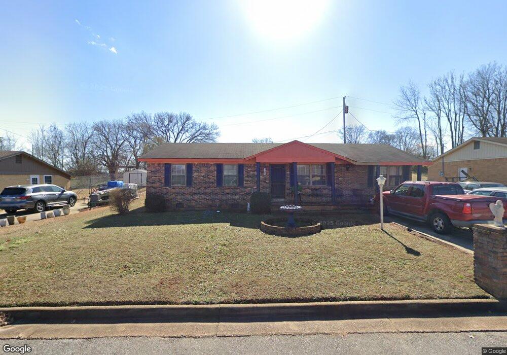 1022 Spring Ct, Florence, AL 35630 - photo 1