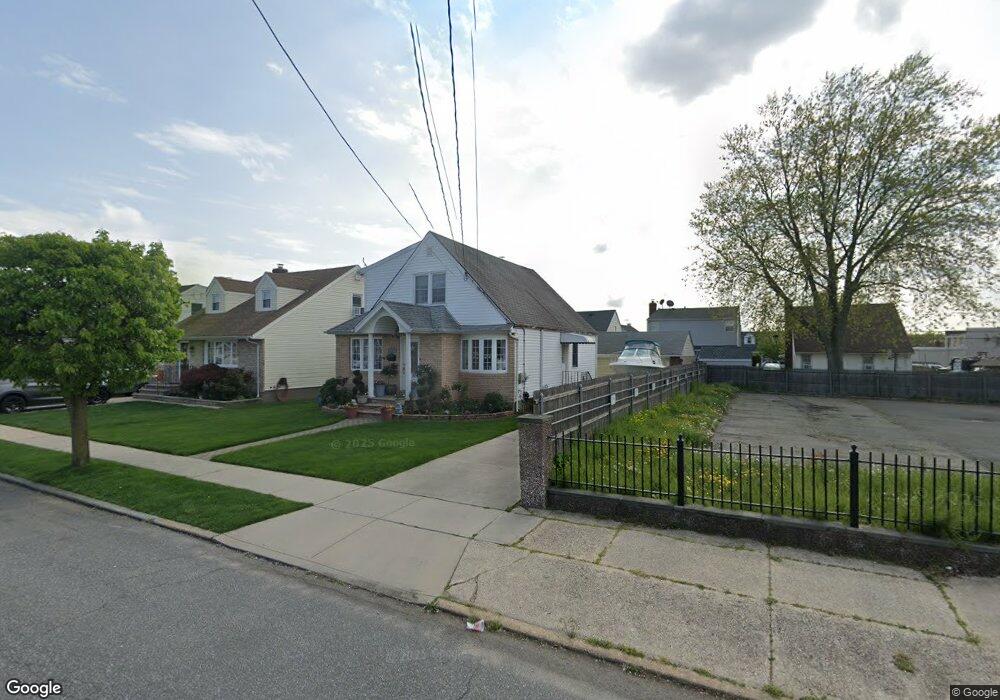 253 Columbus Pkwy, Mineola, NY 11501 - photo 1