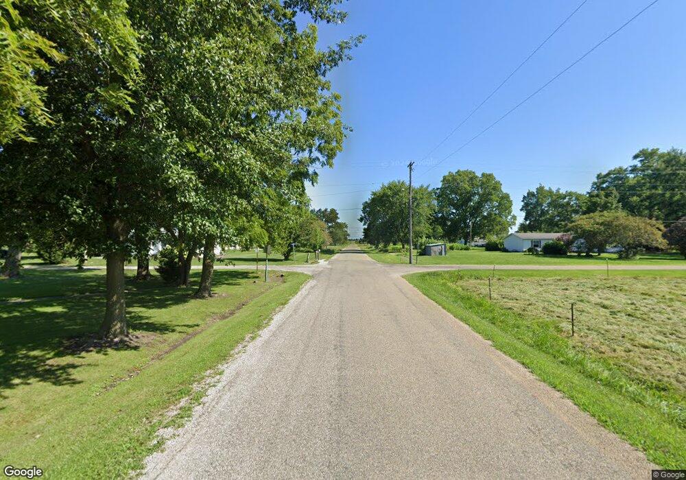 202 W North St, Shumway, IL 62461 - photo 1