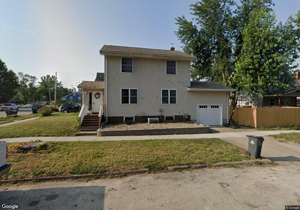 701 18th St SE, Cedar Rapids, IA 52403 - photo 1