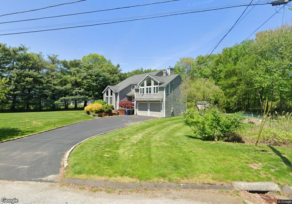 3 Bittersweet Ln, Trumbull, CT 06611 - photo 1