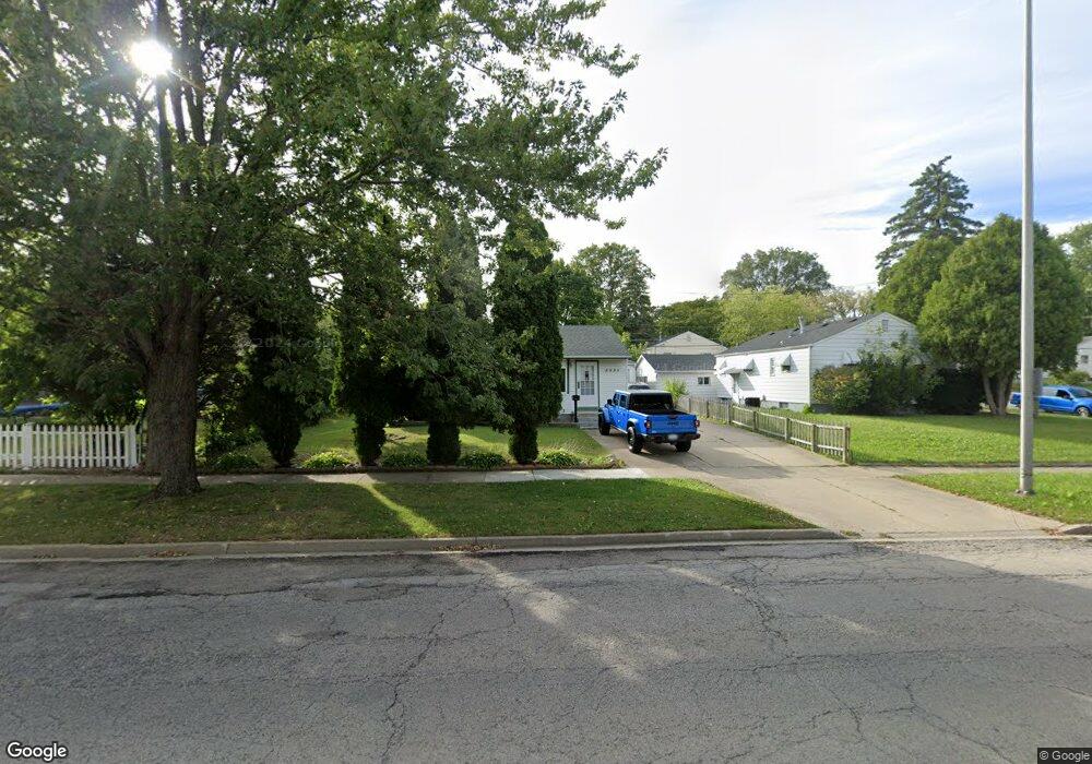 2034 N Mcaree Rd, Waukegan, IL 60087 - photo 1