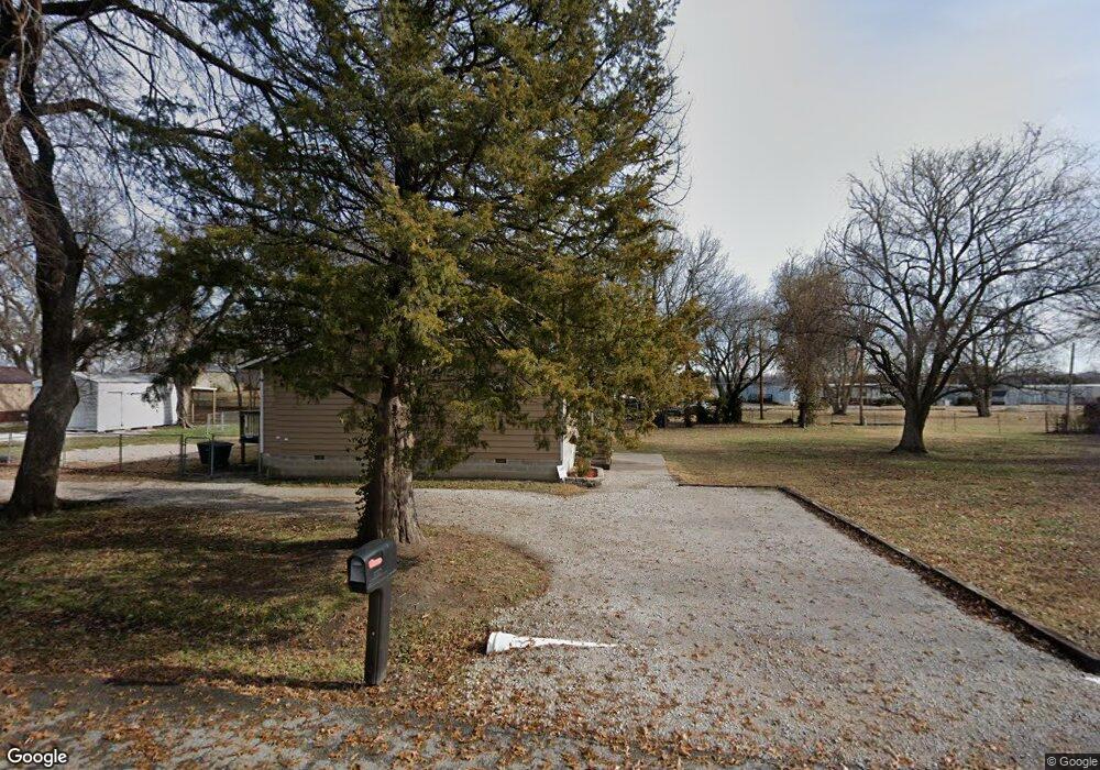 1216 SW 10th St, Parsons, KS 67357 - photo 1