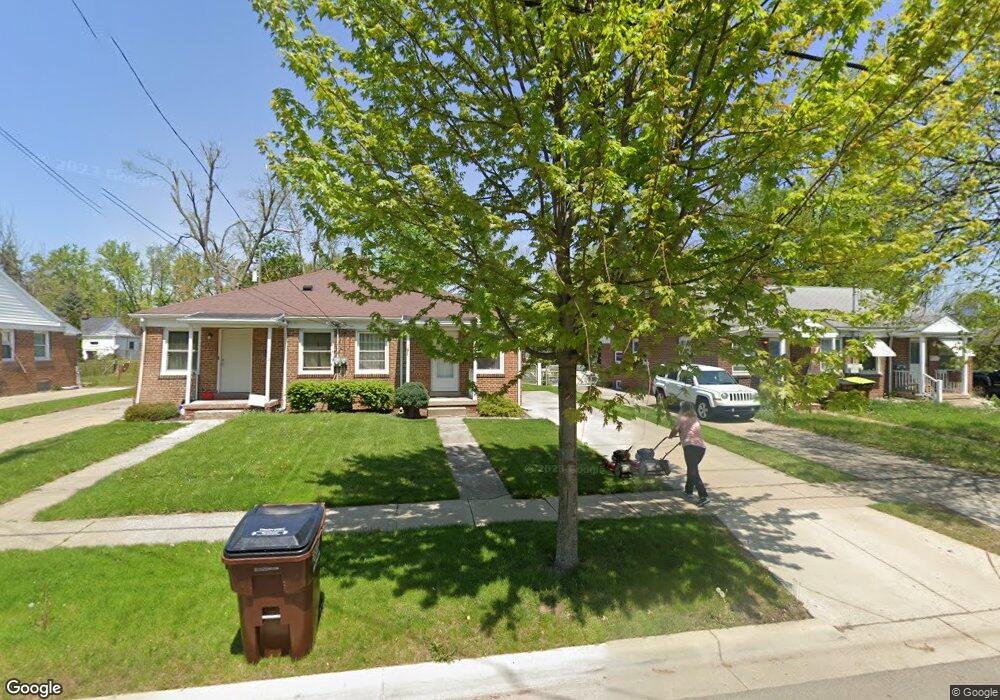 710 W Maple Ave, Adrian, MI 49221 - photo 1