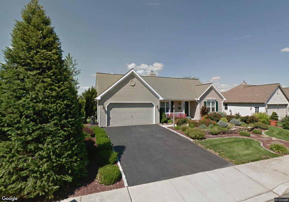 579 W Conestoga St, New Holland, PA 17557 - photo 1