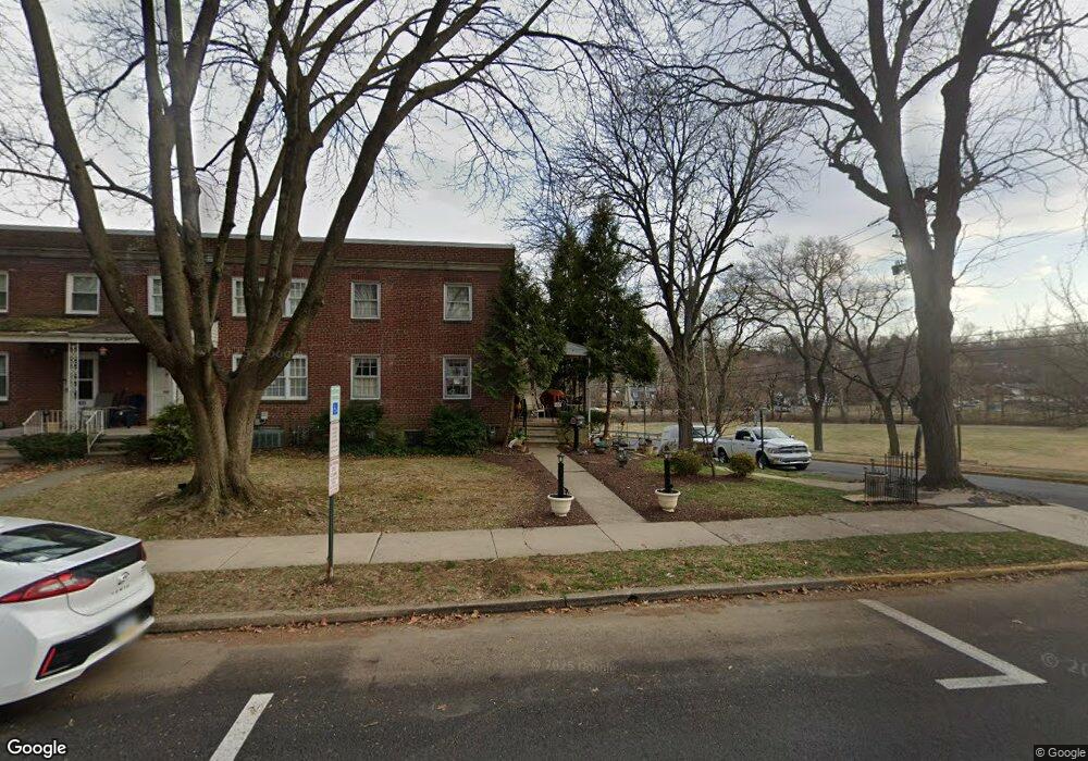 437 Sycamore Rd, Reading, PA 19611 - photo 1