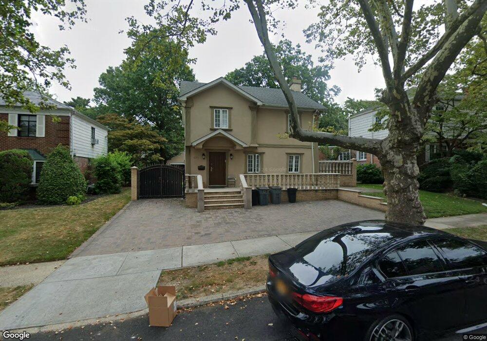 82-51 189th St, Hollis, NY 11423 - photo 1