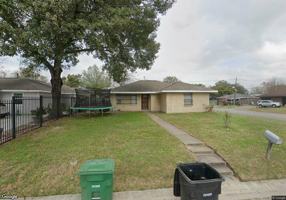2947 Briarwick Ln, Houston, TX 77093 - photo 1