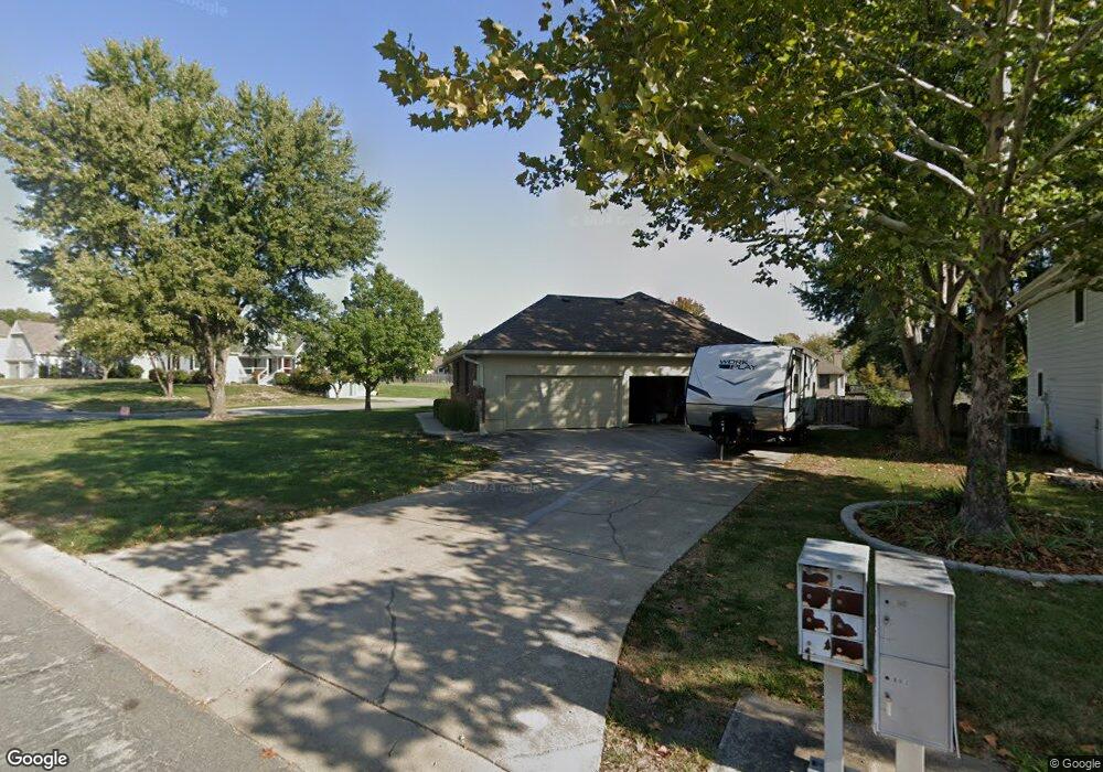 201 SW Seagull Ct, Lees Summit, MO 64082 - photo 1