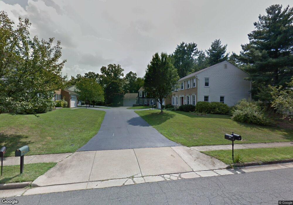 8215 Labbe Ln, Vienna, VA 22182 - photo 1