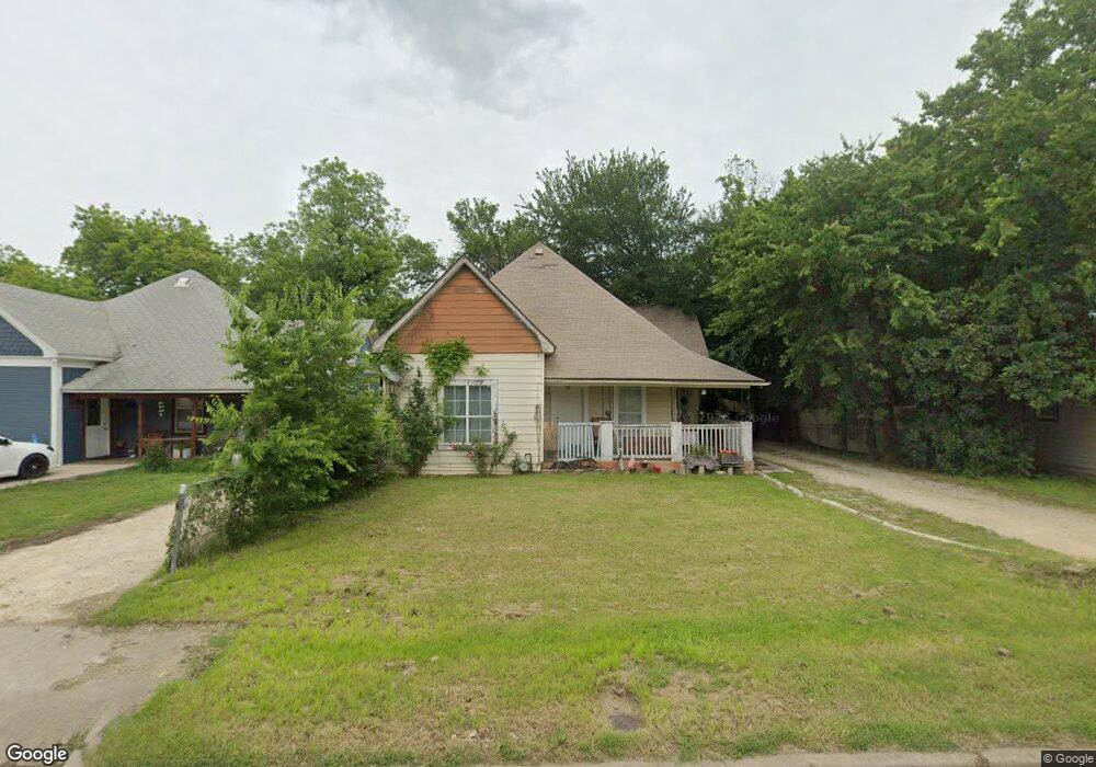 714 N Robinson St, Cleburne, TX 76031 - photo 1