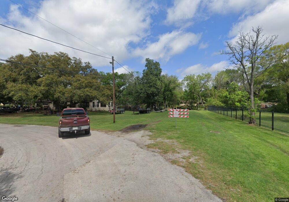 2921 Linda Ln, Bay City, TX 77414 - photo 1