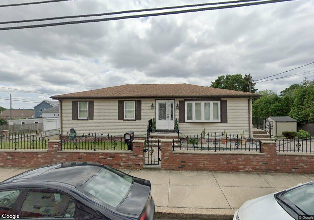 501 Cambridge St, Fall River, MA 02721 - photo 1