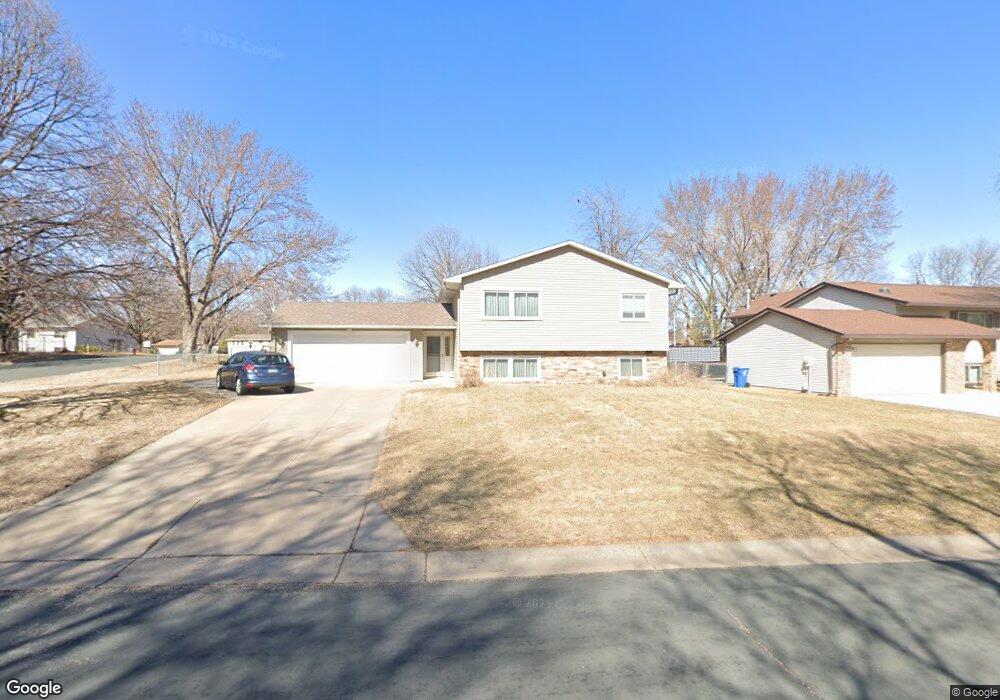 11452 99th Place N, Maple Grove, MN 55369 - photo 1