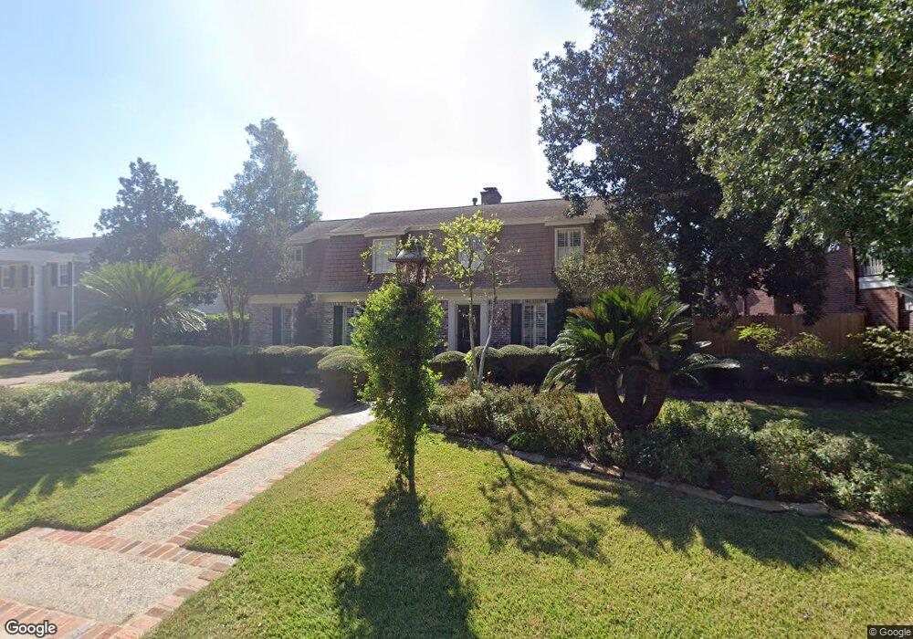 642 W Forest Dr, Houston, TX 77079 - photo 1