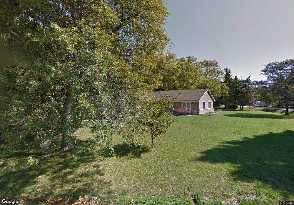 8630 N Hawthorne Rd, Milwaukee, WI 53217 - photo 1