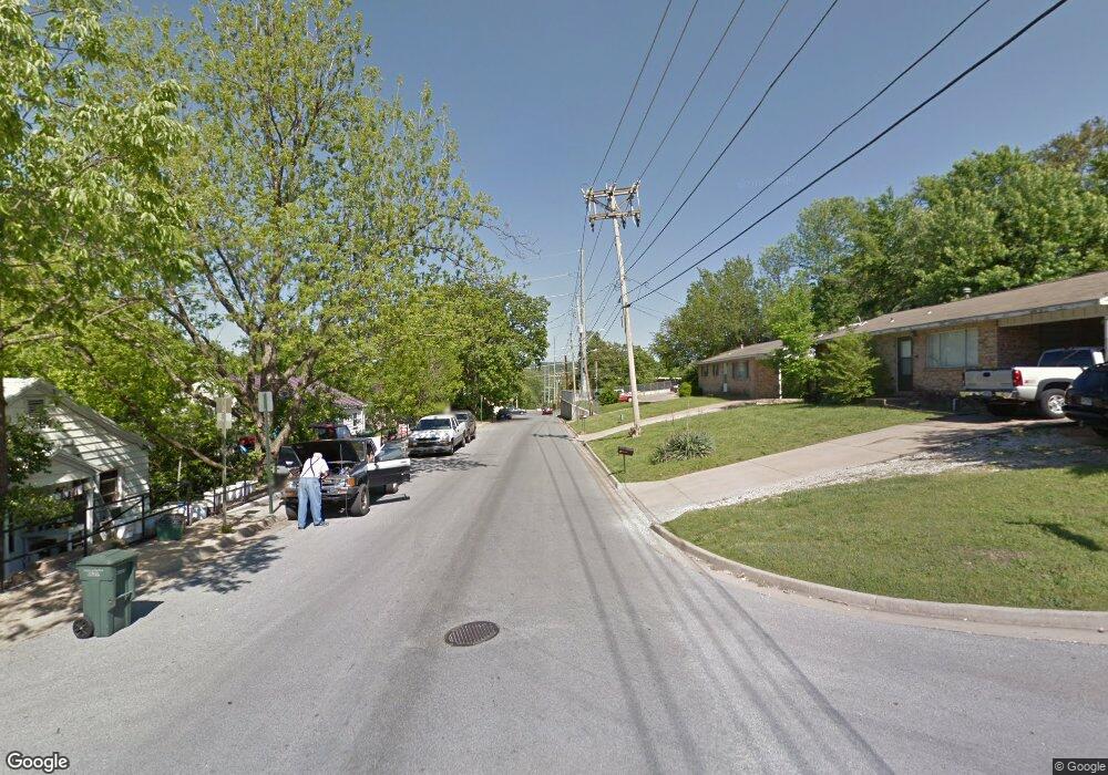 719,721,90 Storer Cleveland, Fayetteville, AR 72701 - photo 1