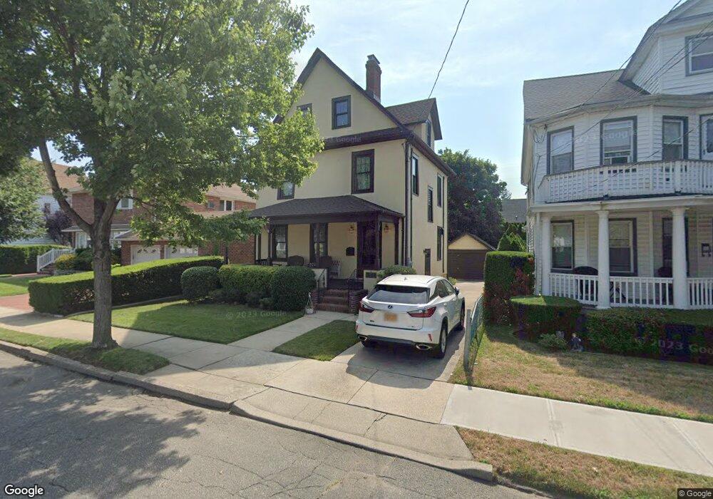 61 Violet Ave, Floral Park, NY 11001 - photo 1