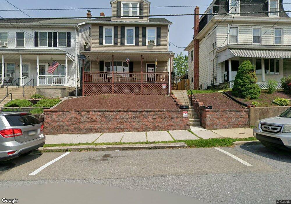 310 Chestnut St, Slatington, PA 18080 - photo 1