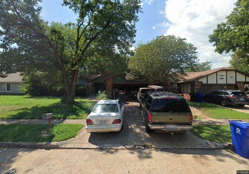 5712 S Elm Ave, Broken Arrow, OK 74011 - photo 1