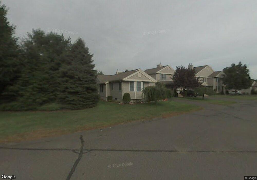 810 Meadowview Dr, East Windsor, CT 06088 - photo 1