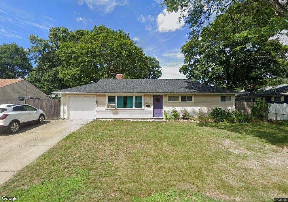 34 Madeline Dr, Riverside, RI 02915 - photo 1