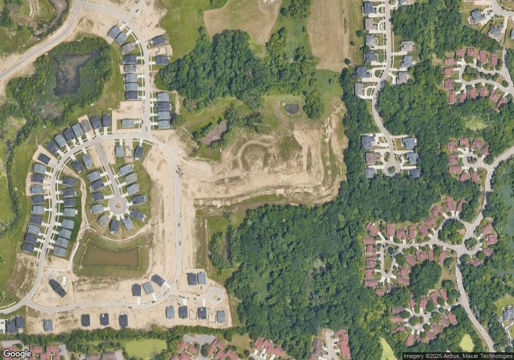 5640 Suffolk Ct, West Bloomfield, MI 48322 - photo 1