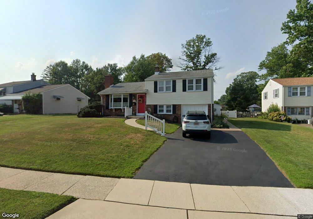 719 Vauclain Ave, Woodlyn, PA 19094 - photo 1