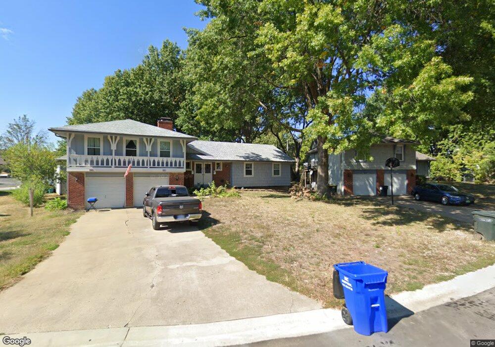 5806 Larsen Ln, Shawnee, KS 66203 - photo 1