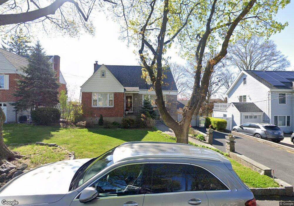 50 Croydon Rd, Yonkers, NY 10710 - photo 1