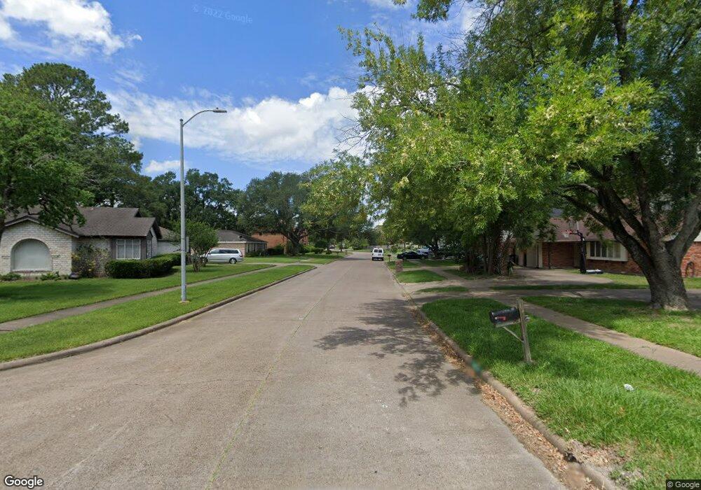 5710 Long Creek Ln, Houston, TX 77088 - photo 1