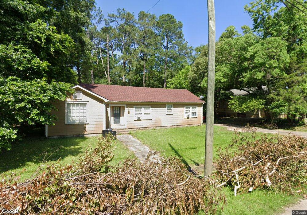 1030 N 10th Ave, Laurel, MS 39440 - photo 1