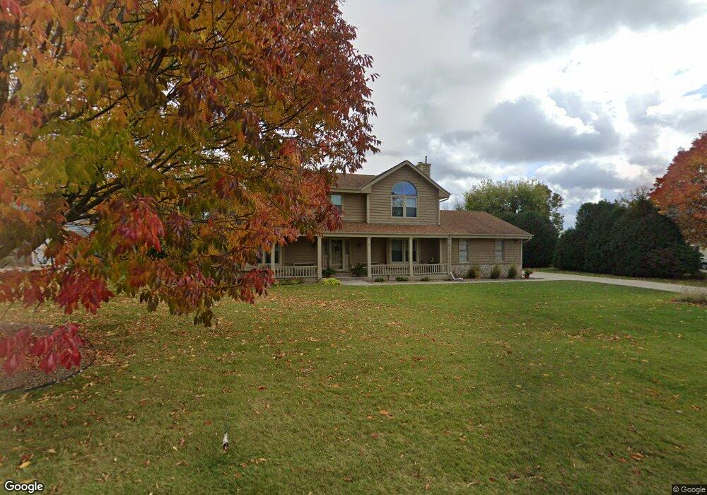 W147N7032 Woodland Dr, Menomonee Falls, WI 53051 - photo 1