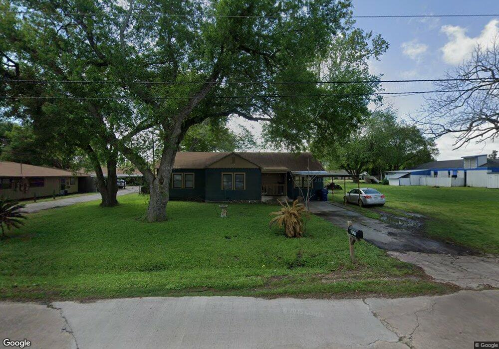 2920 1st St, Bay City, TX 77414 - photo 1