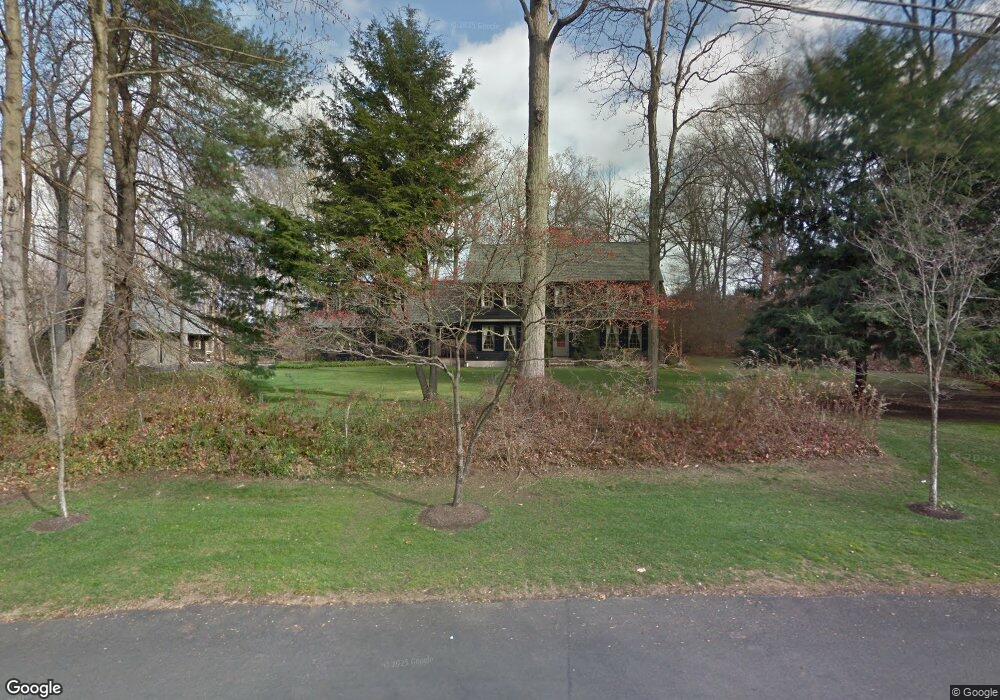 83 Queens Grant Rd, Fairfield, CT 06824 - photo 1