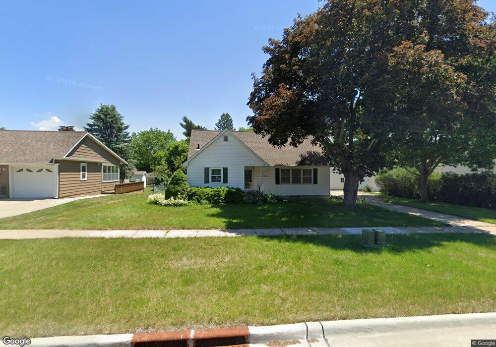 1922 Franklin St, Cedar Falls, IA 50613 - photo 1