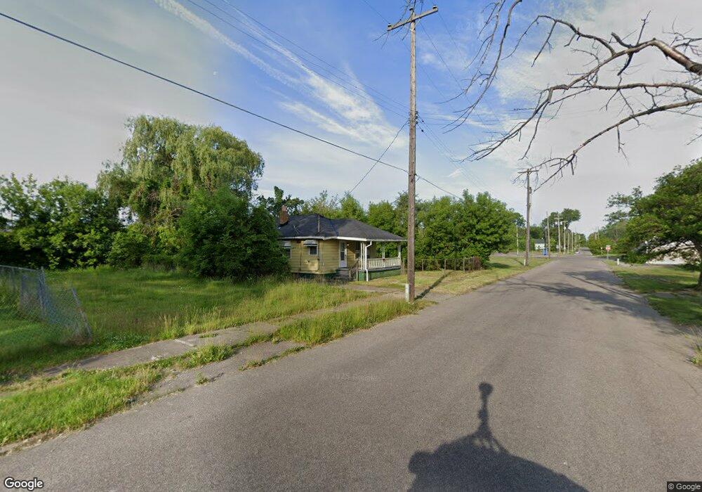 724 E Foss Ave, Flint, MI 48505 - photo 1