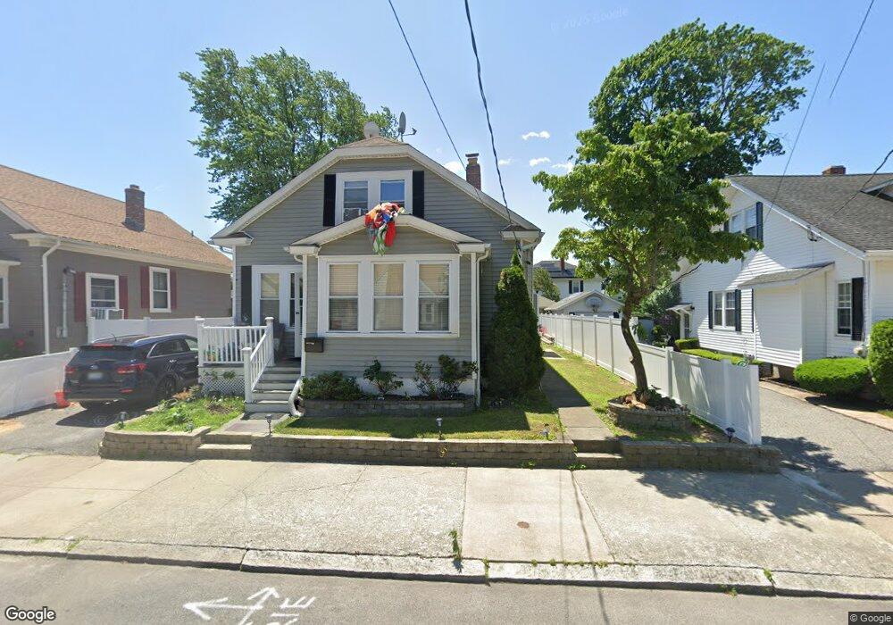 252 W Forest Ave, Pawtucket, RI 02860 - photo 1