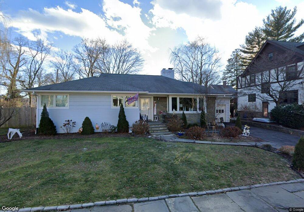 2 Hobart St, Bronxville, NY 10708 - photo 1