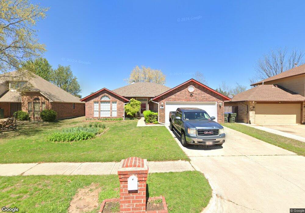 929 Goshawk Dr, Norman, OK 73072 - photo 1