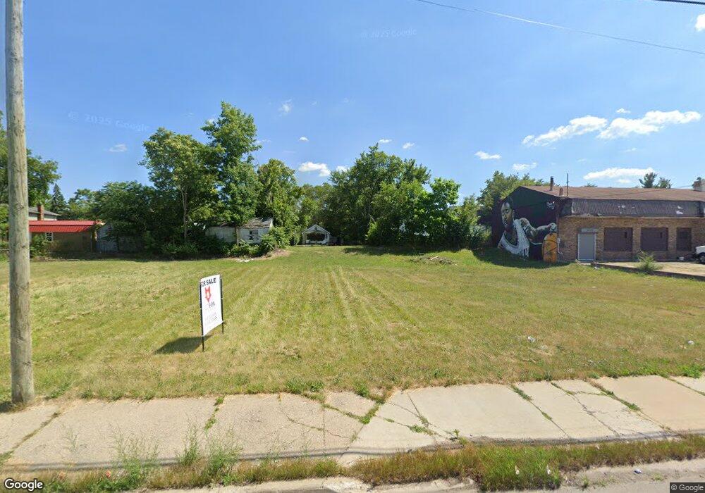 2541 Corunna Rd, Flint, MI 48503 - photo 1